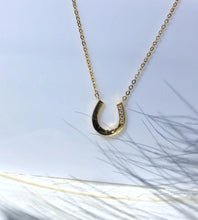 18k gold necklace with diamond pendant